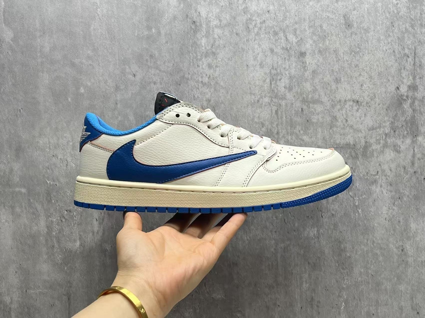 Travis Scott x fragment design x Air Jordan 1 Low Shoes Sneakers