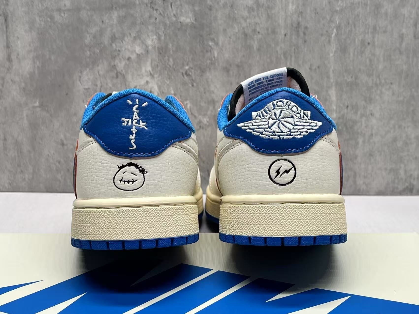 Travis Scott x fragment design x Air Jordan 1 Low Shoes Sneakers