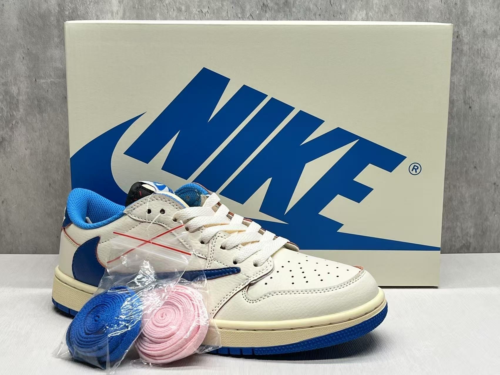 Travis Scott x fragment design x Air Jordan 1 Low Shoes Sneakers